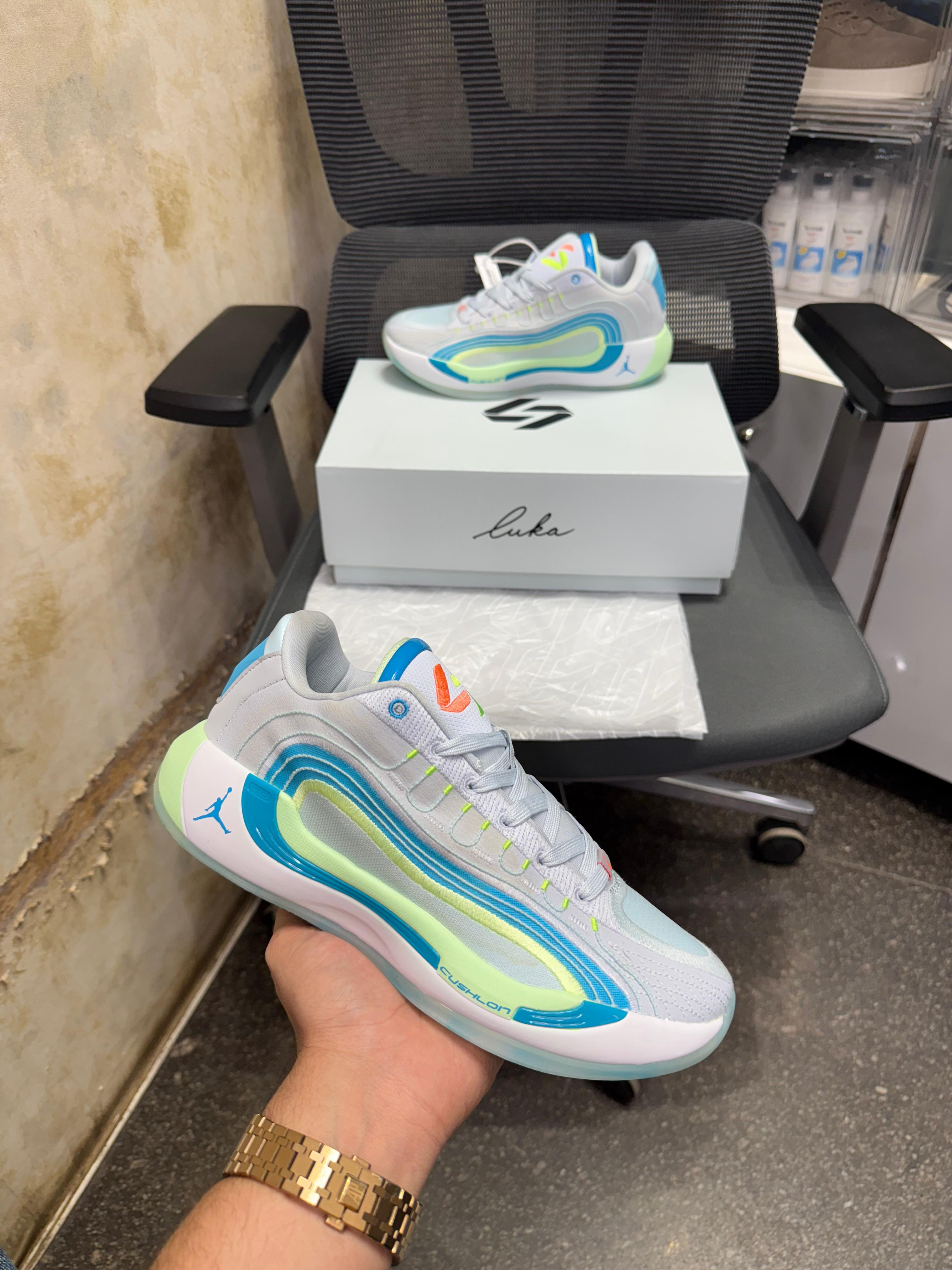 Nike air jordan luka 4 laser blue
