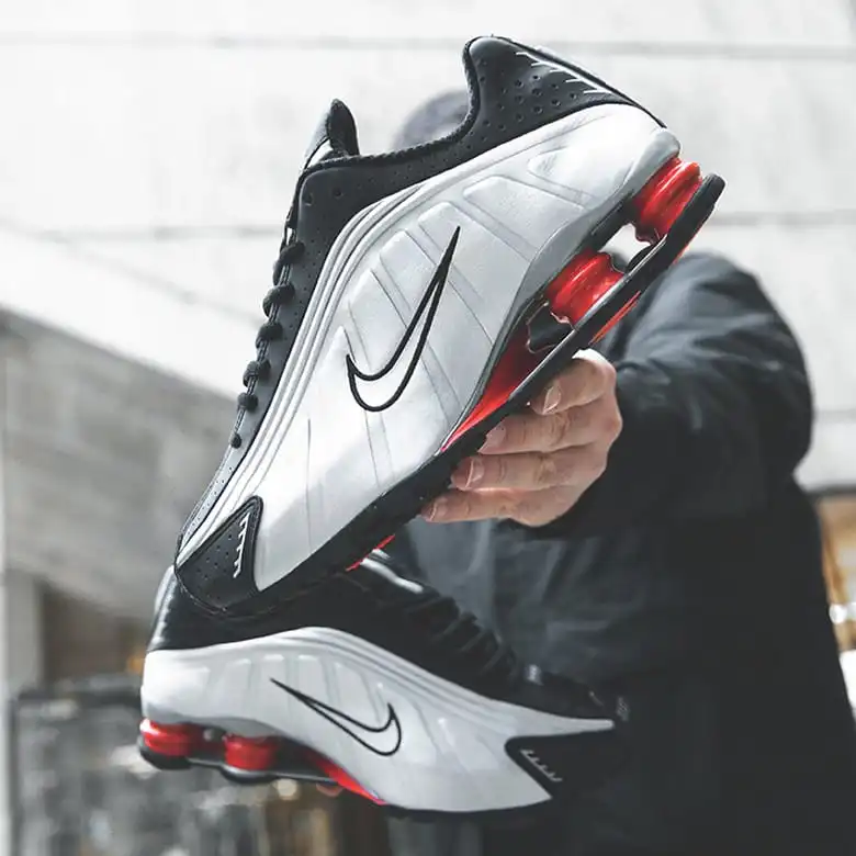 Nike Shox R4 Black Metallic Silver